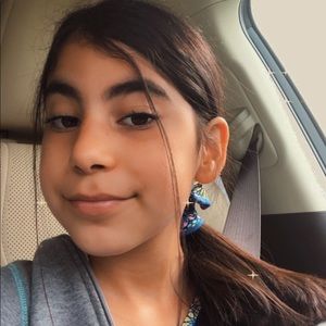 Meet your Posher, Cecelia